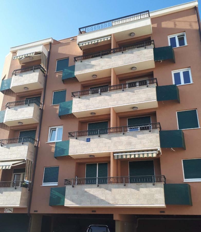 Apartment Eni With Garage Parking سبليت المظهر الخارجي الصورة