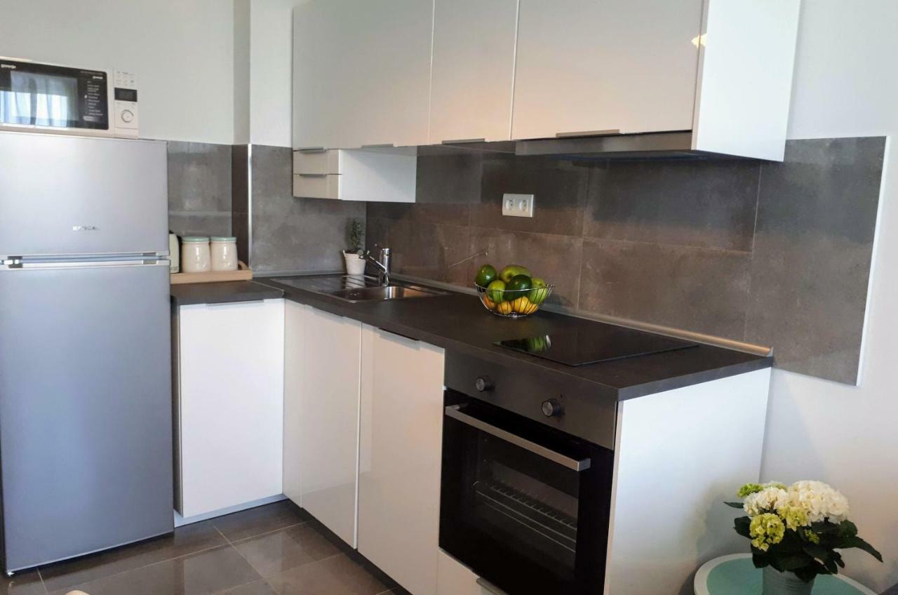 Apartment Eni With Garage Parking سبليت المظهر الخارجي الصورة